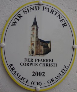 partnergemeinde---schild-an-der-kirche.jpg